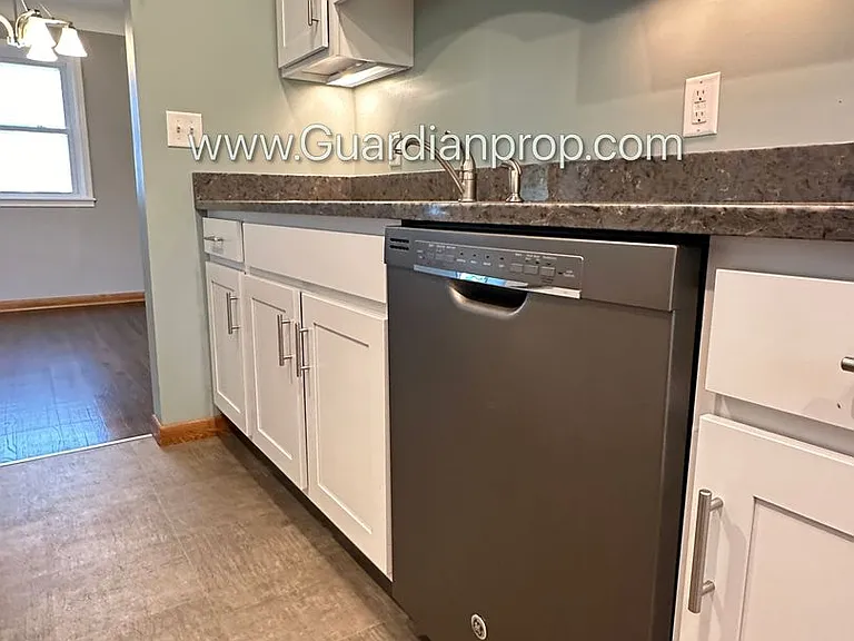 4402 Zenith Ave S — Photo 8