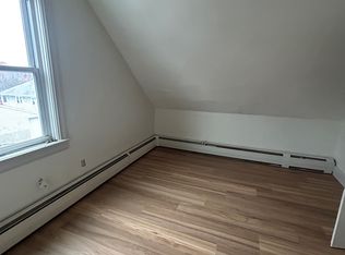 22 Heaton St FLOOR 3, Pawtucket, RI 02860