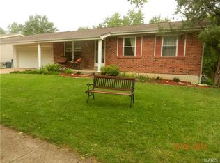 677 Cedar Run Dr, Ballwin, MO 63021