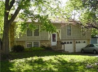 5423 Caenen St, Shawnee, KS 66216