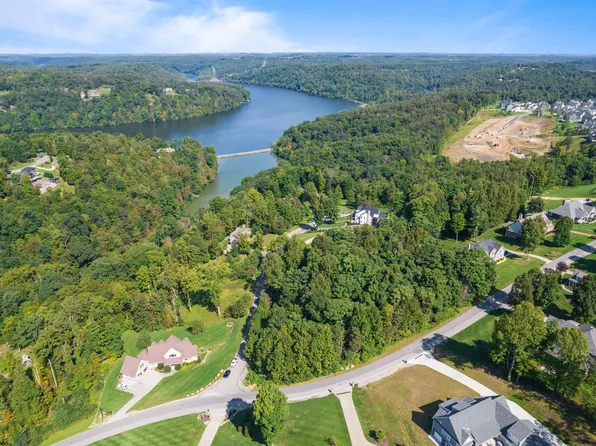 63 Falling Water Ln, Morgantown, WV 26508