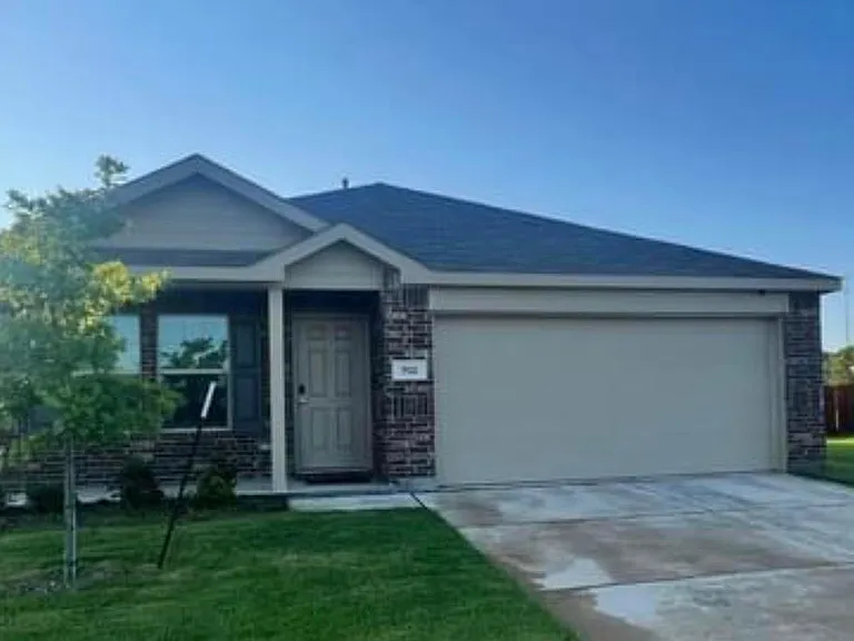 702 Odlozil Ln — Photo 1
