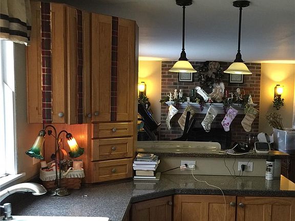 4th image of 1469 White Oak Dr NE