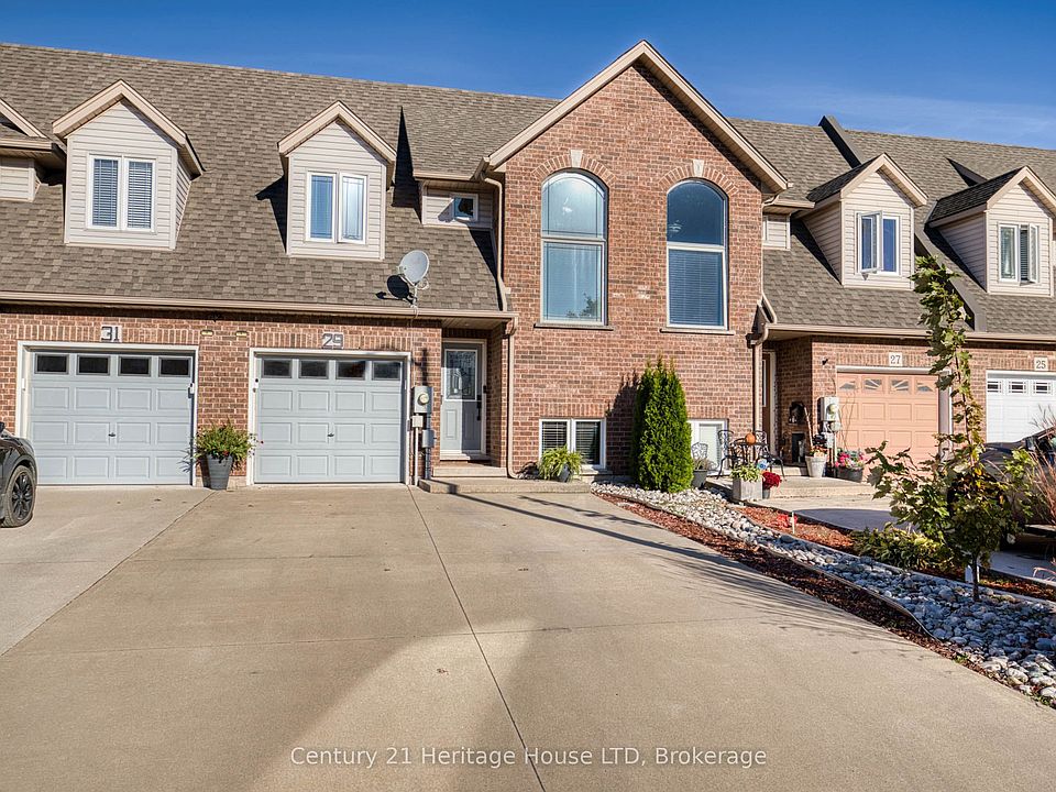 1st image of 29 Bluegrass Cres