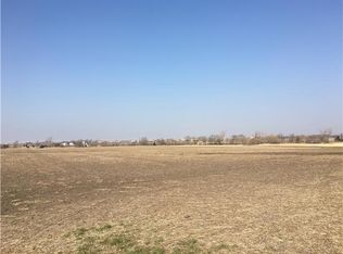 16740 S Clare Rd, Olathe, KS 66061