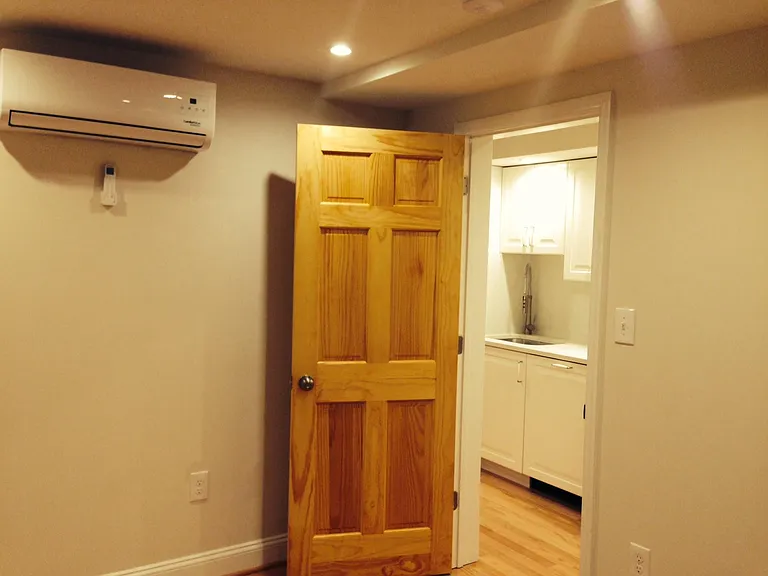 1447 E Capitol St #B — Photo 9