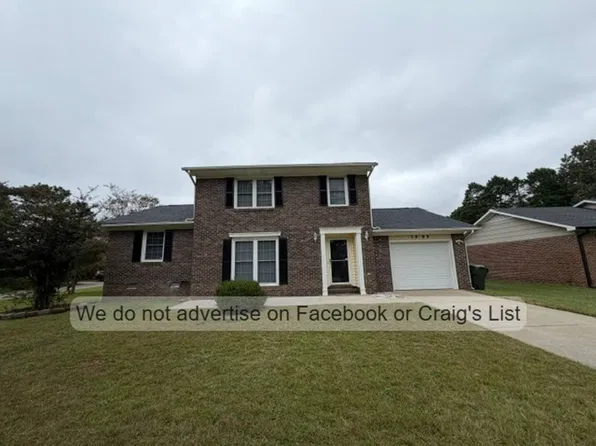 1568 Rossmore Dr, Fayetteville, NC 28314