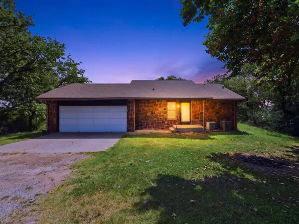 6160 Acacia Rd, Okmulgee, OK 74447