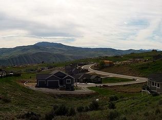 445 W Rolling Hills Ln, Wenatchee, WA 98801