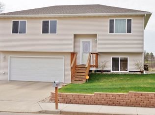 1115 6th Ave SW, Minot, ND 58701