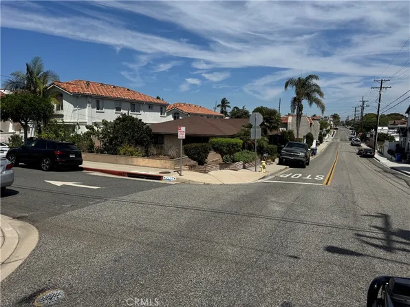 2223 Harriman Ln, Redondo Beach, CA 90278