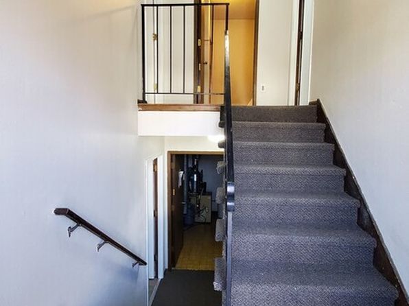 74 Northwood Dr APT 1, Hiawatha, IA 52233