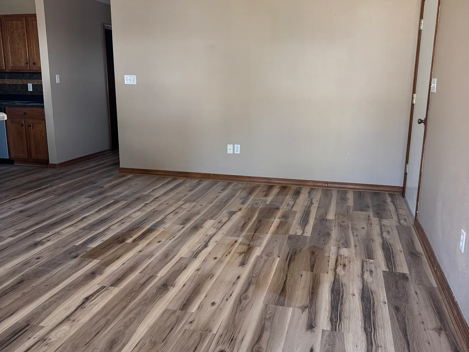 2 bed, 1008 sqft, $1,150 — Photo 2