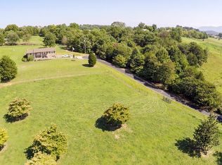 2126 Linn View Dr, Seymour, TN 37865