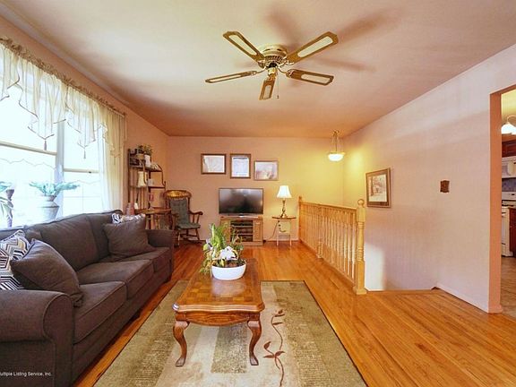 5th image of 224 Egbert Ave