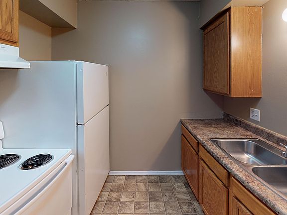 2nd image of 3220 W 13th St APT 4