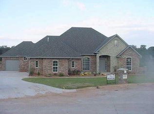 2551 Crosscut Ln, Midwest City, OK 73020