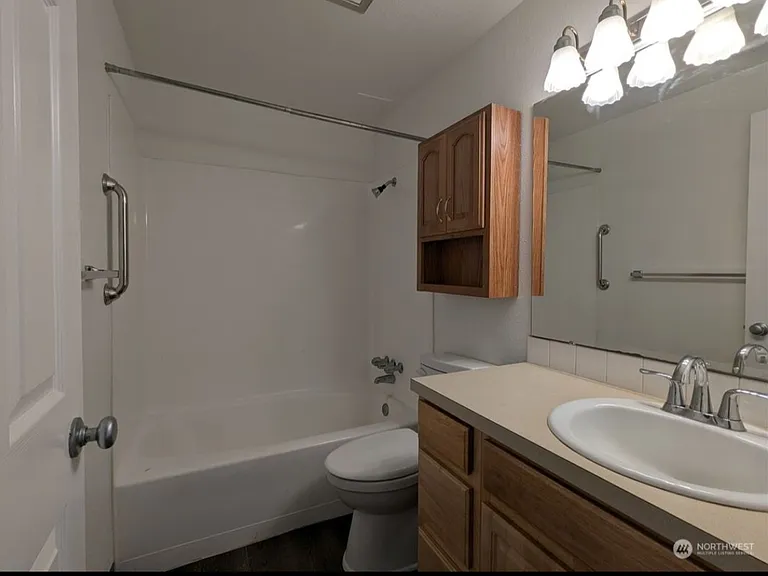 4908 110th Avenue Ct E — Photo 2