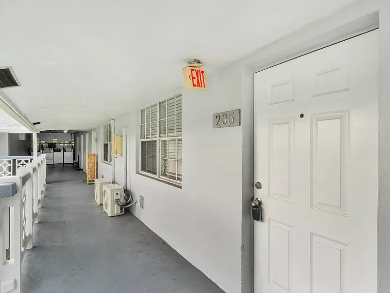 626 SW 14th Ave #205 — Photo 28