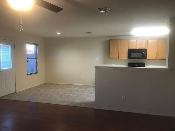 4th image of 1106 Grace Dr