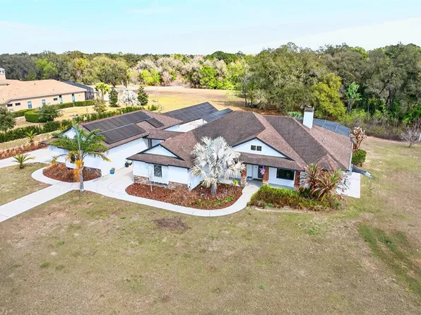 27324 Grand Oak Ln, Tavares, FL 32778