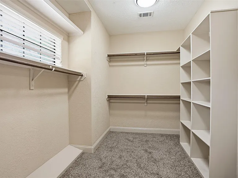 536 Stephen F Austin Dr — Photo 16