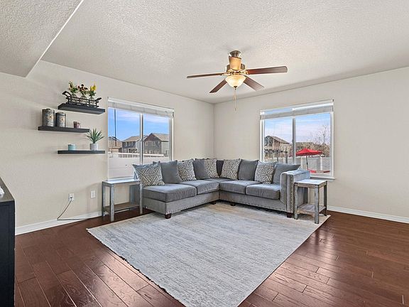 3rd image of 5599 Clarence Dr