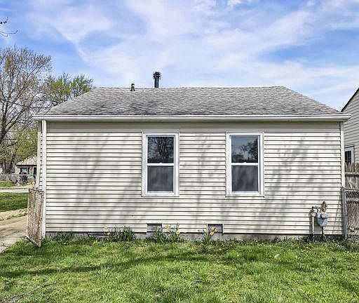 3rd image of 12013 Milligan Ave