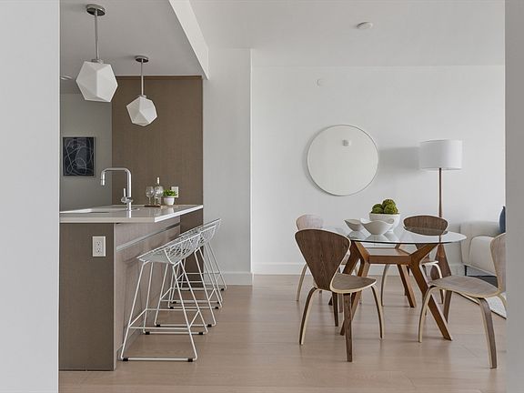 4th image of 100 Lovejoy Wharf N #11