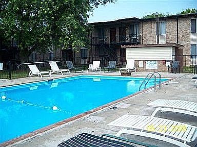 5th image of 2850 Middle Tennessee Blvd APT F6