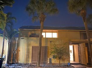16104 Kilmarnock Dr, Miami Lakes, FL 33014