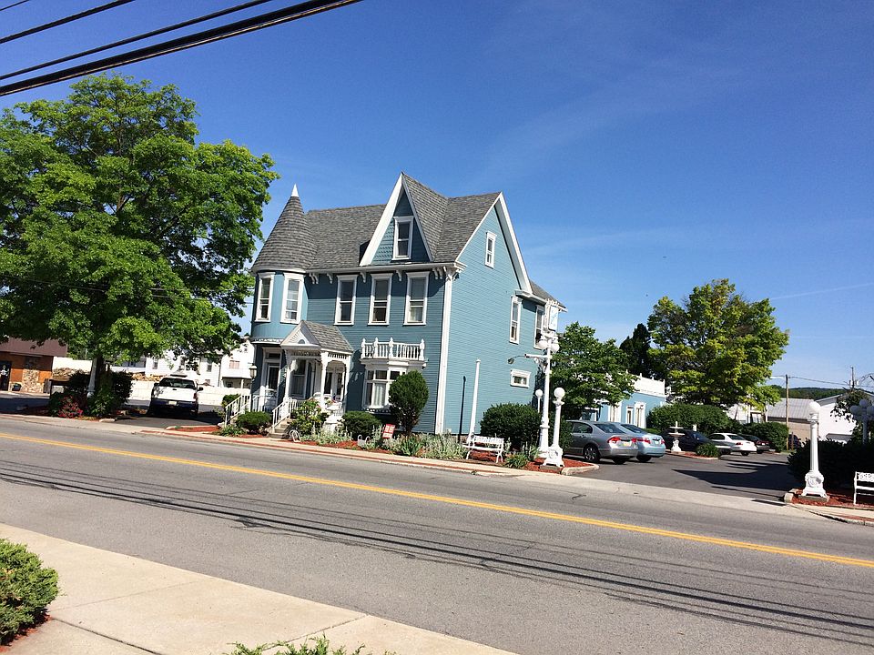 1st image of 1414 3rd Ave APT 2