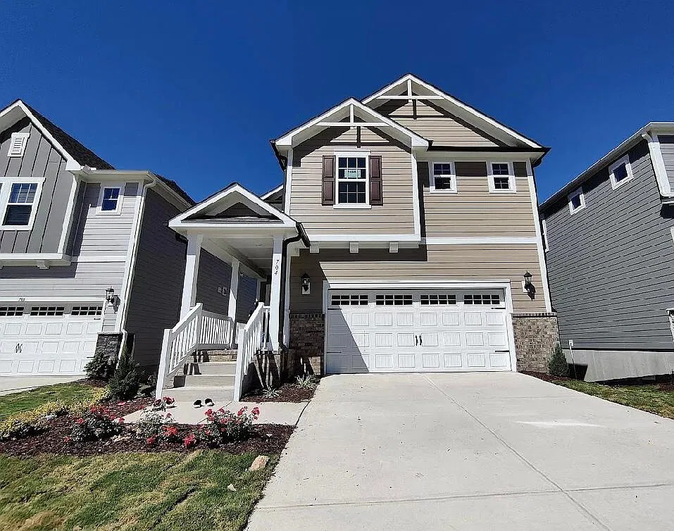 5 bed, 3.5 bath, 3067 sqft, $2,950 — Photo 1