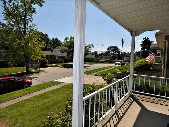 2nd image of 3431 Glastonbury Ct