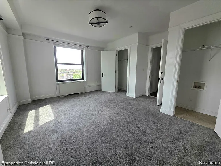 15 E Kirby St #829 — Photo 13