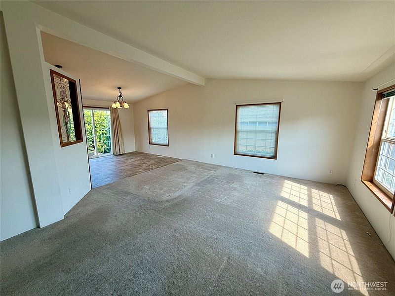 4th image of 1628 Pleasant Avenue