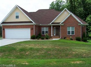 184 Brookfield Dr, Stokesdale, NC 27357
