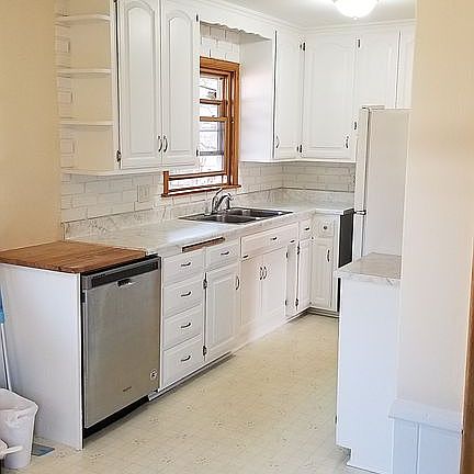 4th image of 3725 Kenny Ln