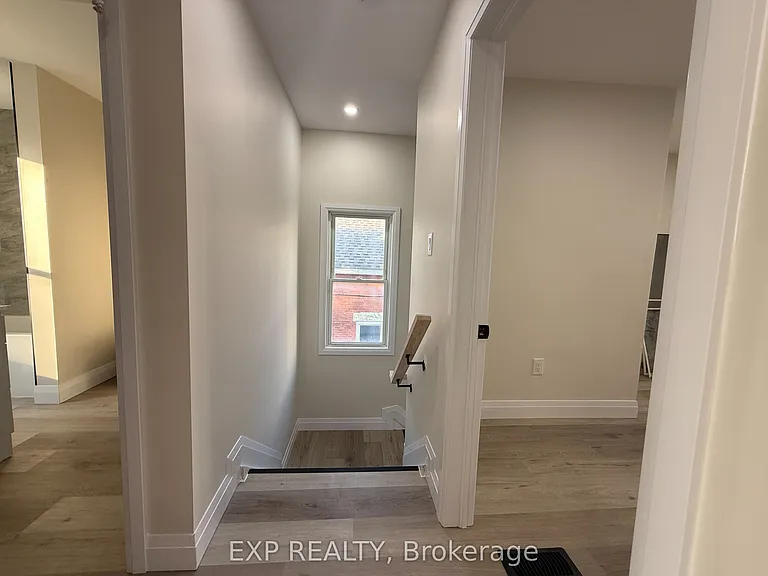 122 Alice St #UPPER — Photo 10
