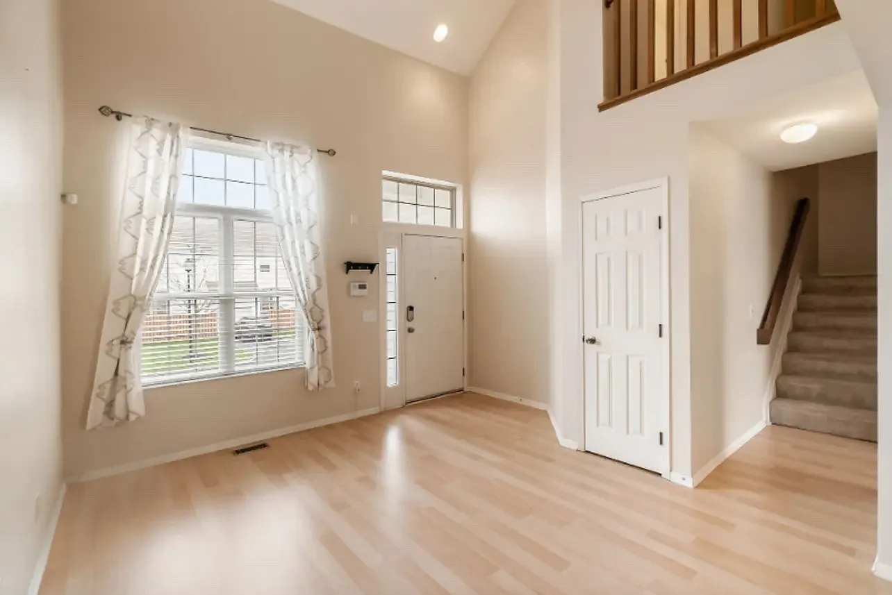 2 bed, 2.5 bath, 1800 sqft, $2,250 — Photo 3