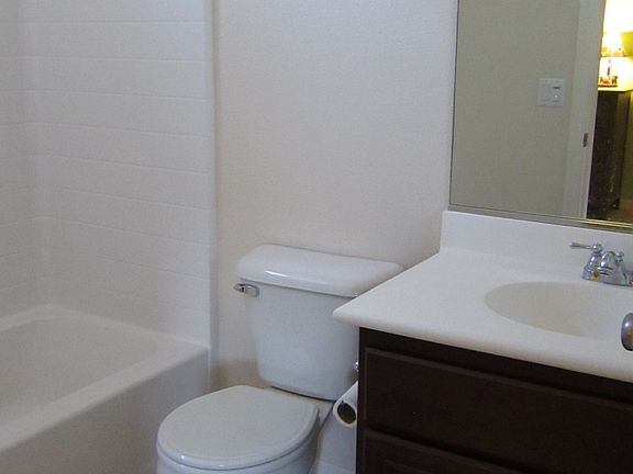 4th image of 22919 Mariposa Ave Unit 406