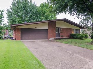 48 Rugby Dr, Belleville, IL 62226