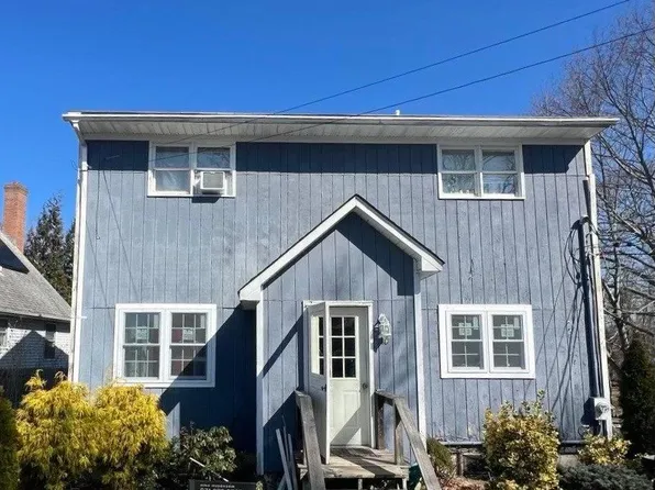 48 Millbrook Lane, Riverhead, NY 11901