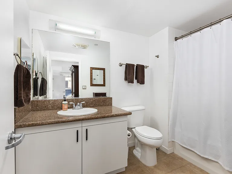 875 G St #302 — Photo 15