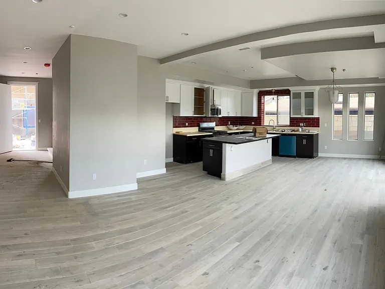 2062 Pomona Ave #B — Photo 3
