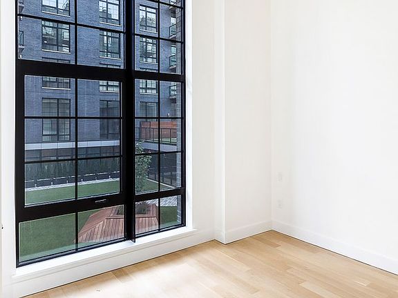 4th image of 25 Bruckner Blvd APT 2AB