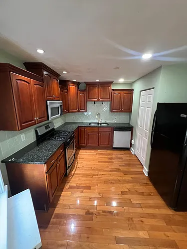 3204 Fanshawe St #2 Photo 1