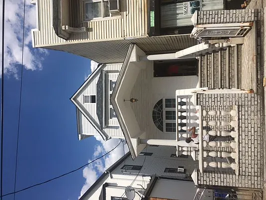 Sold by Greenland Group Realty | media 1
