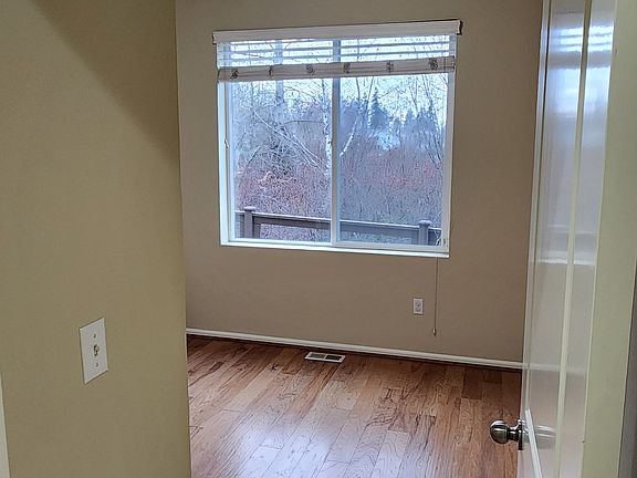 1 bedroom or office area in the first floor
