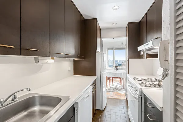 Sold by Douglas Elliman | media 7